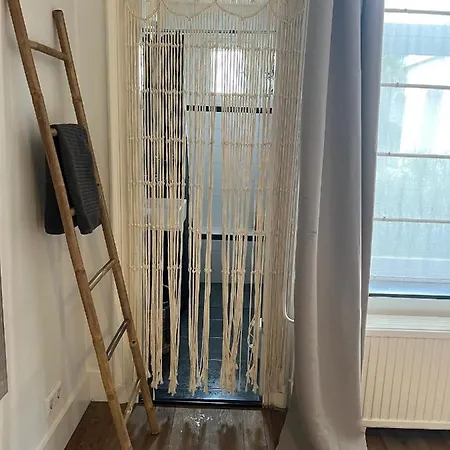 Monumentale Stadswoning In Hartje Binnenstad בית נופש