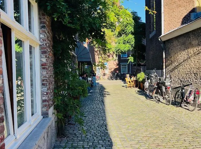 Monumentale Stadswoning In Hartje Binnenstad בית נופש *