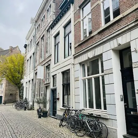 Monumentale Stadswoning In Hartje Binnenstad *