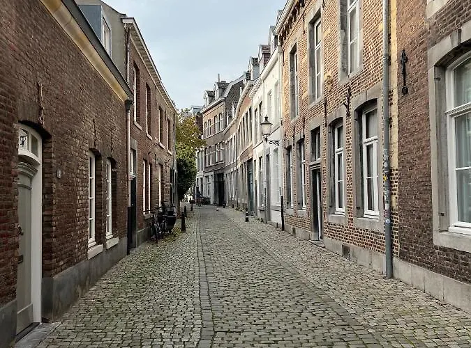 Casa de Férias Monumentale Stadswoning In Hartje Binnenstad Maastricht